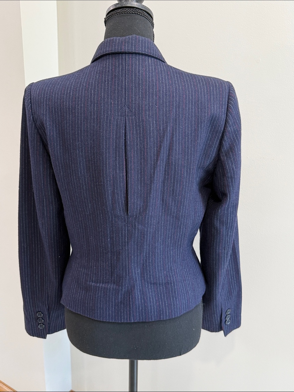Sasson Vintage Wool Blend Navy Blue Blazer with white & red pinstripes size 8/9 - Picture 3 of 6